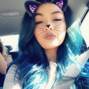 Meet your Posher, Daniela